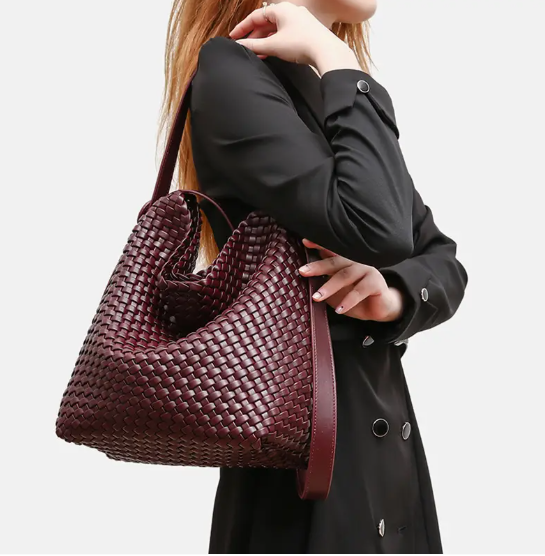 NEW DESIGN FASHIONABLE SHOULDER CROSSBODY COMMUTER HANDBAG WITH PREMIUM TEXTURE.